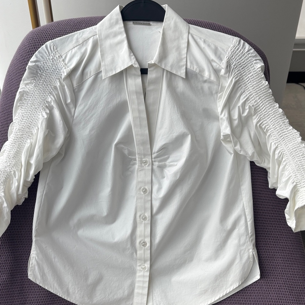 NWOT- Elie Tahari white women's blouse - ruched sleeves